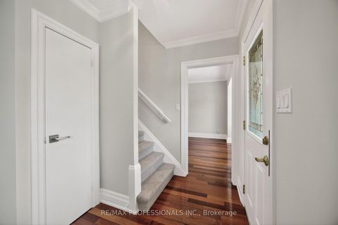 Photo 4 at 27 Nottingham Drive, Humber Valley, Toronto