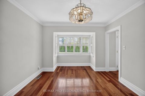 Photo 11 at 27 Nottingham Drive, Humber Valley, Toronto