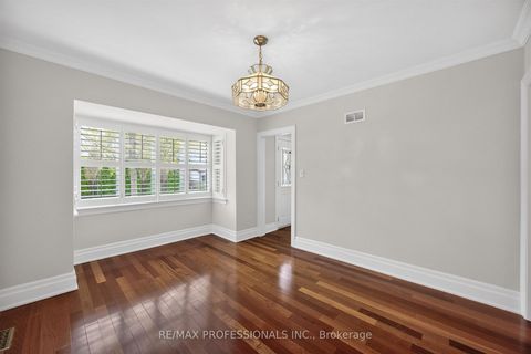 Photo 12 at 27 Nottingham Drive, Humber Valley, Toronto