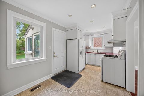 Photo 14 at 27 Nottingham Drive, Humber Valley, Toronto