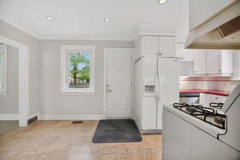 Photo 17 at 27 Nottingham Drive, Humber Valley, Toronto