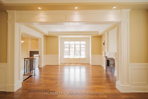 Photo 2 at 218A Holmes Avenue, Willowdale East, Toronto