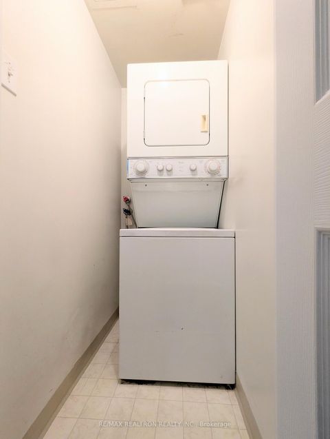 Photo 4 at 511 - 256 Doris Avenue, Willowdale East, Toronto