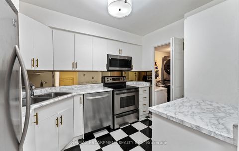 Photo 15 at 308C - 2 VALHALLA INN Road, City Centre West, Toronto