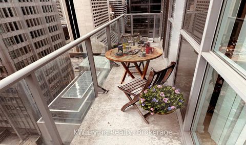 Photo 11 at 1707 - 126 Simcoe Street, Waterfront Communities C1, Toronto