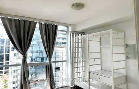 Photo 14 at 1707 - 126 Simcoe Street, Waterfront Communities C1, Toronto