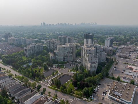 Photo 1 at 413 - 7 Townsgate Drive, Yorkhill, Vaughan