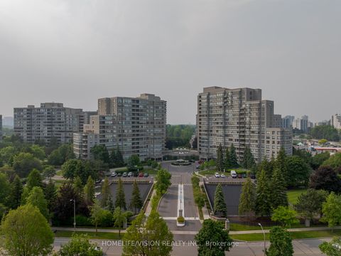 Photo 7 at 413 - 7 Townsgate Drive, Yorkhill, Vaughan