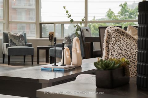 Photo 13 at 413 - 7 Townsgate Drive, Yorkhill, Vaughan