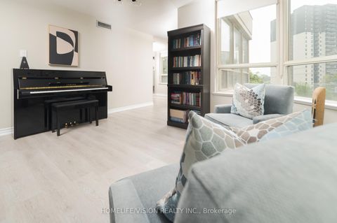 Photo 22 at 413 - 7 Townsgate Drive, Yorkhill, Vaughan