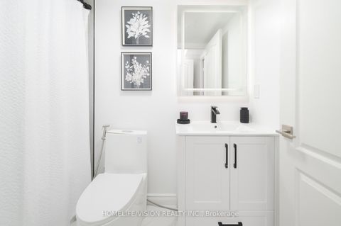 Photo 33 at 413 - 7 Townsgate Drive, Yorkhill, Vaughan