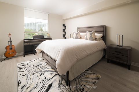 Photo 35 at 413 - 7 Townsgate Drive, Yorkhill, Vaughan