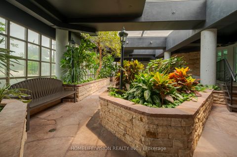Photo 39 at 413 - 7 Townsgate Drive, Yorkhill, Vaughan