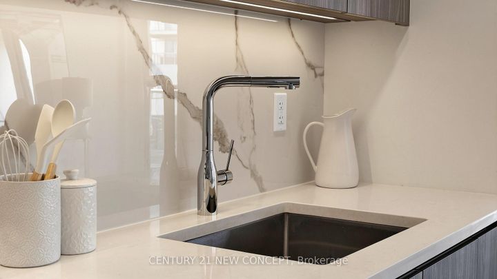 Photo 11 at 206 - 25 McMahon Drive, Bayview Village, Toronto
