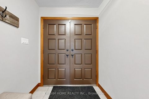 Photo 3 at 312 Valeria Boulevard, East Woodbridge, Vaughan
