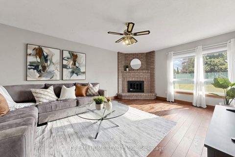 Photo 7 at 312 Valeria Boulevard, East Woodbridge, Vaughan