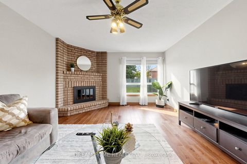 Photo 8 at 312 Valeria Boulevard, East Woodbridge, Vaughan