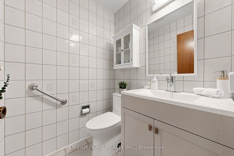 Photo 15 at 312 Valeria Boulevard, East Woodbridge, Vaughan