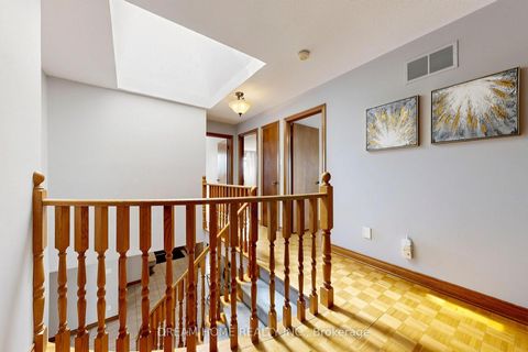 Photo 18 at 312 Valeria Boulevard, East Woodbridge, Vaughan