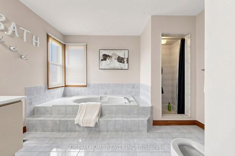 Photo 22 at 312 Valeria Boulevard, East Woodbridge, Vaughan