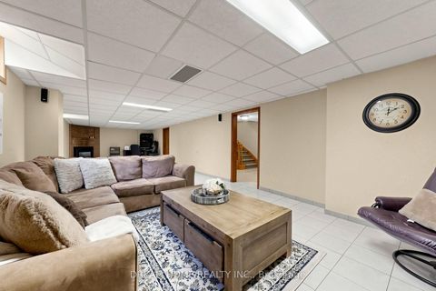 Photo 32 at 312 Valeria Boulevard, East Woodbridge, Vaughan