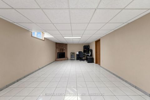 Photo 33 at 312 Valeria Boulevard, East Woodbridge, Vaughan