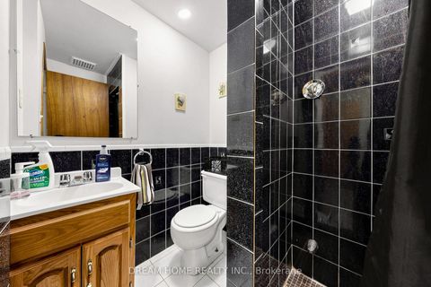 Photo 37 at 312 Valeria Boulevard, East Woodbridge, Vaughan