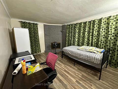 Photo 3 at 141 Kitchener Road, West Hill, Toronto