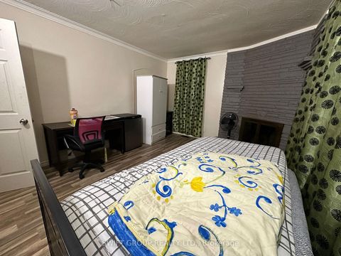 Photo 7 at 141 Kitchener Road, West Hill, Toronto