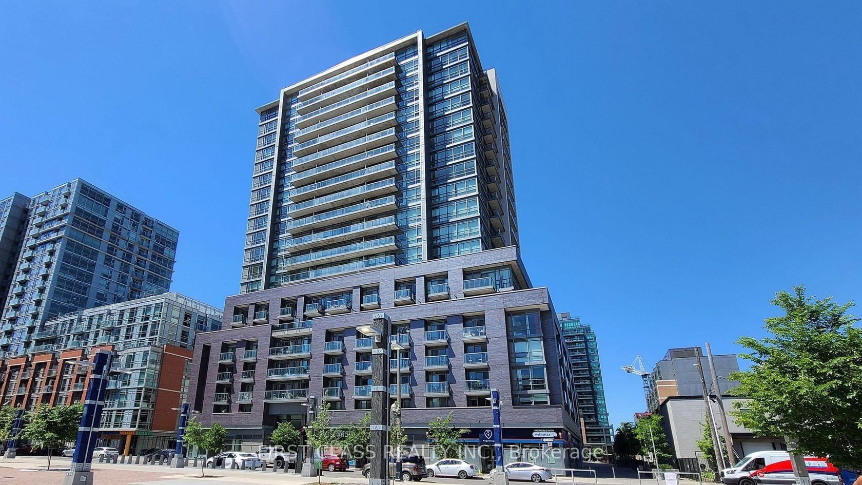 527 - 68 Abell Street, Little Portugal, Toronto photo 3