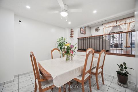 Photo 12 at 18 Mercedes Drive, Jamestown, Toronto