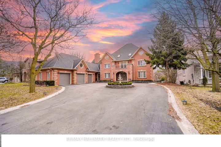 Photo 1 at 33 Oatlands Crescent, Mill Pond, Richmond Hill