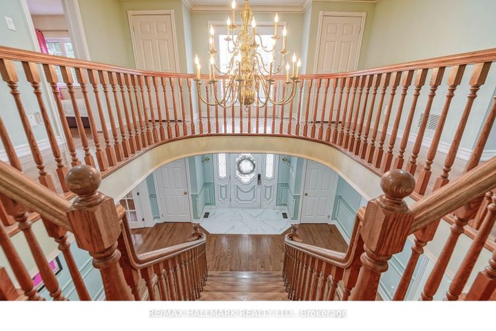 Photo 6 at 33 Oatlands Crescent, Mill Pond, Richmond Hill