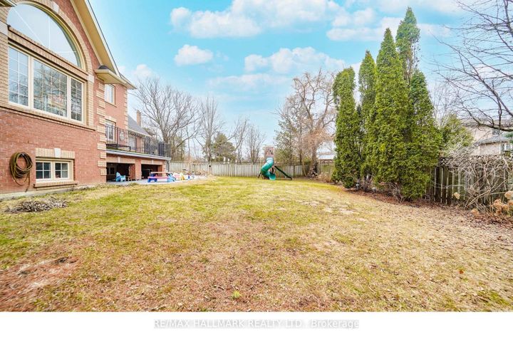 Photo 23 at 33 Oatlands Crescent, Mill Pond, Richmond Hill
