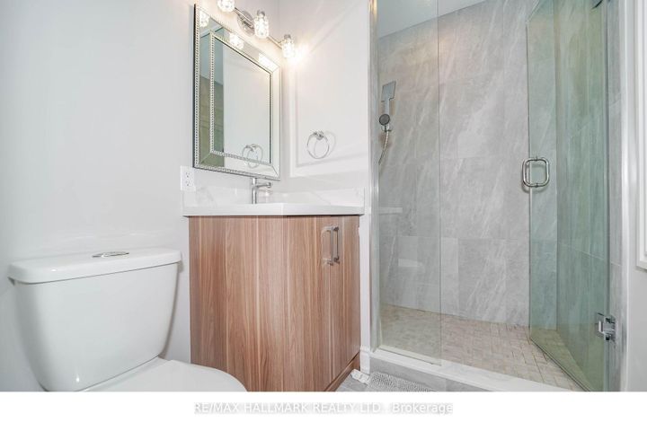 Photo 28 at 33 Oatlands Crescent, Mill Pond, Richmond Hill
