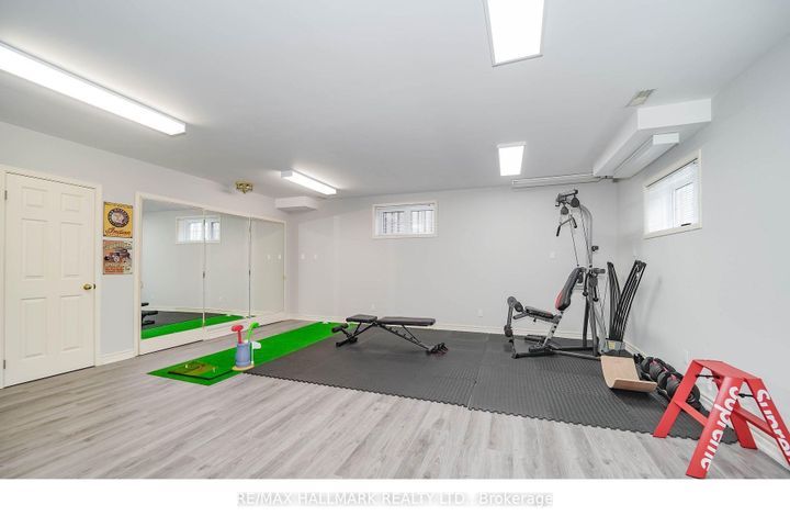 Photo 41 at 33 Oatlands Crescent, Mill Pond, Richmond Hill