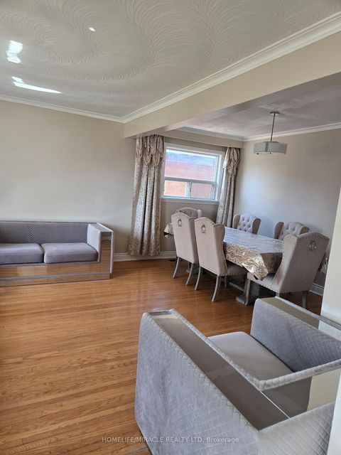 Photo 3 at 25 Chandler Drive, Woburn, Toronto