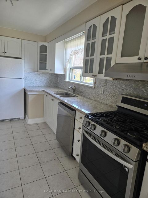 Photo 8 at 25 Chandler Drive, Woburn, Toronto