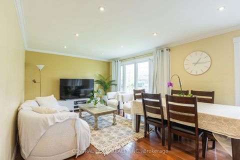 Photo 2 at 307 Boisdale Avenue, Harding, Richmond Hill