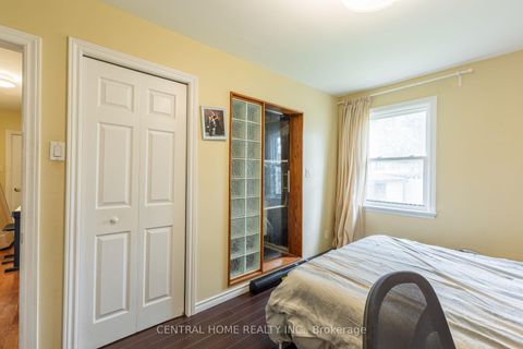 Photo 12 at 307 Boisdale Avenue, Harding, Richmond Hill