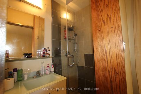 Photo 13 at 307 Boisdale Avenue, Harding, Richmond Hill