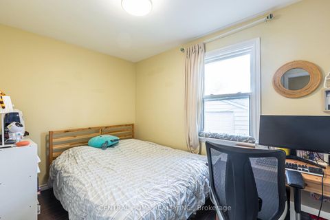 Photo 15 at 307 Boisdale Avenue, Harding, Richmond Hill