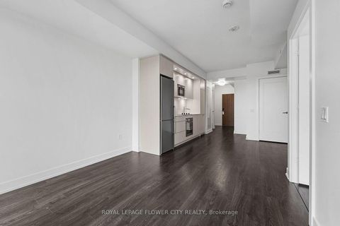 Photo 7 at 938 - 20 Inn On The Park Drive, Don Mills, Toronto