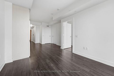 Photo 11 at 938 - 20 Inn On The Park Drive, Don Mills, Toronto