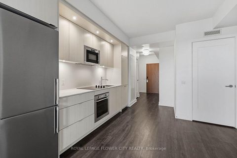 Photo 12 at 938 - 20 Inn On The Park Drive, Don Mills, Toronto