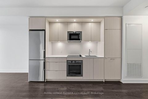 Photo 13 at 938 - 20 Inn On The Park Drive, Don Mills, Toronto