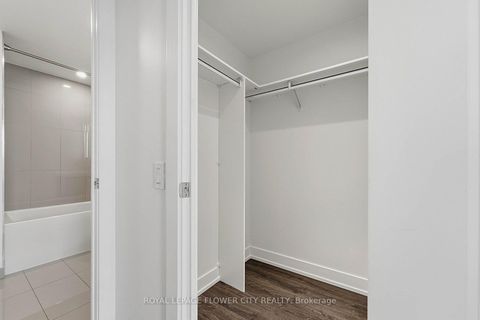 Photo 19 at 938 - 20 Inn On The Park Drive, Don Mills, Toronto