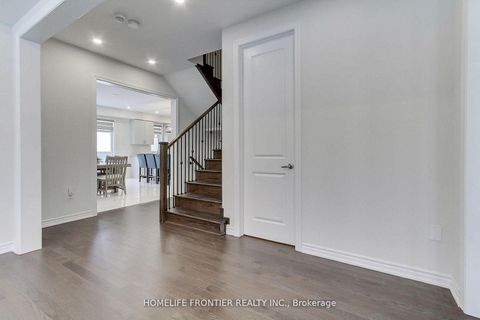 Photo 9 at 145 Terry Fox Drive, Rural Barrie Southeast, Barrie