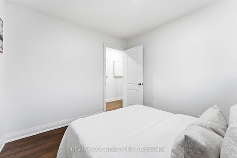 Photo 19 at 399 Lawson Road, Centennial Scarborough, Toronto