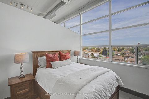 Photo 10 at 415 - 1001 Roselawn Avenue, Belgravia, Toronto